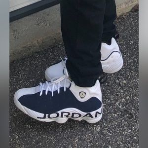 Jordan jumpman team 2 men white and navy blue size 10